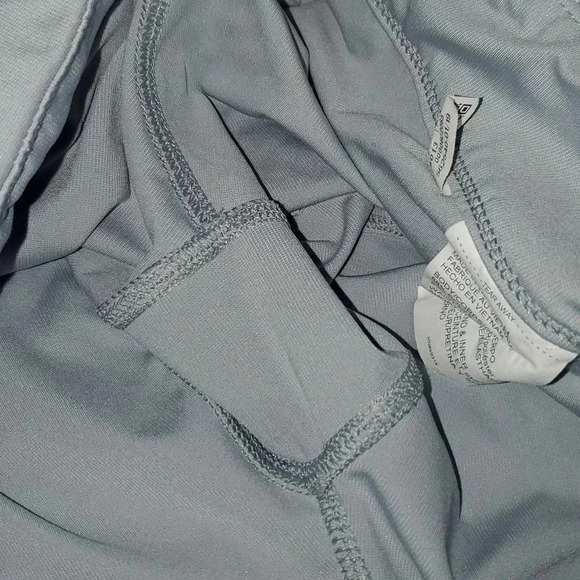 Under Armour Gray/Silver Tennis Skirt Size Small - Picture 11 of 11